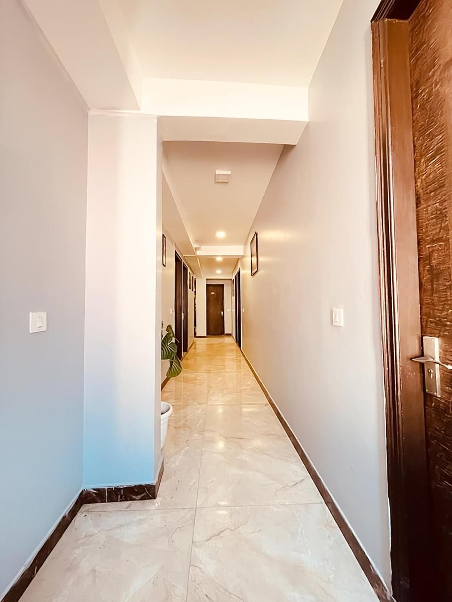 Hotel Blu - Saket Dlf Avenue Nowe Delhi Zewnętrze zdjęcie